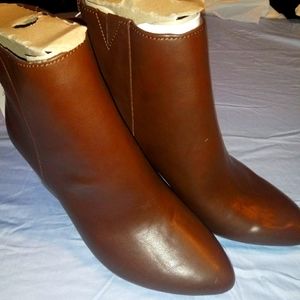 Women's boots.